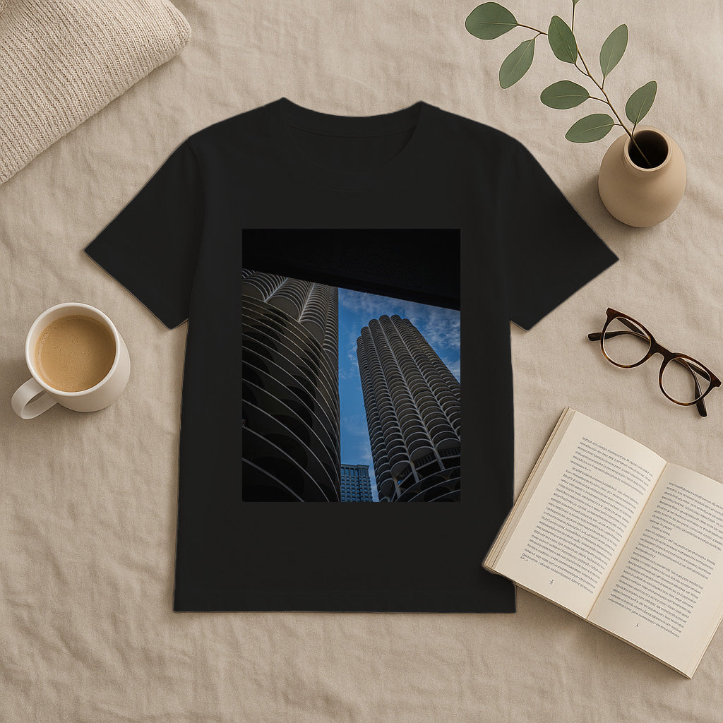 Between two concrete giants - Vintage Tee