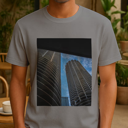 Between two concrete giants - Vintage Tee