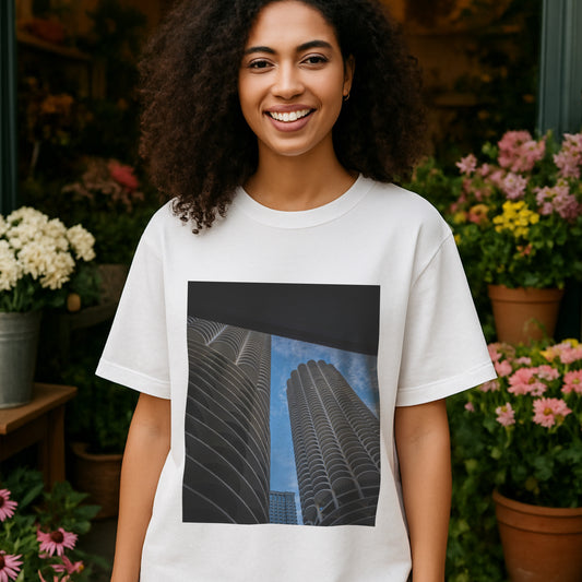 Between two concrete giants - Vintage Tee